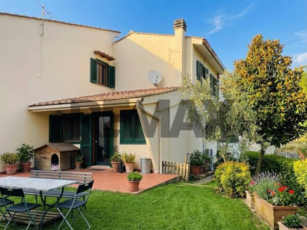 casa indipendente in vendita a Reggello in zona Montanino