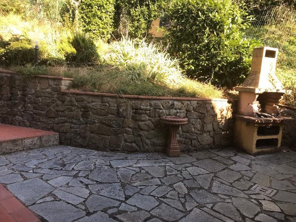 casa indipendente in vendita a Reggello in zona Pietrapiana