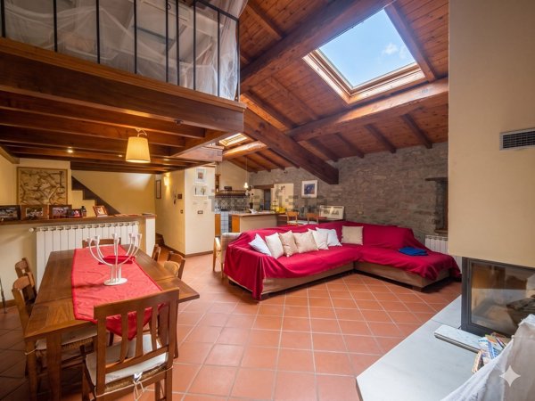 casa indipendente in vendita a Reggello in zona Saltino