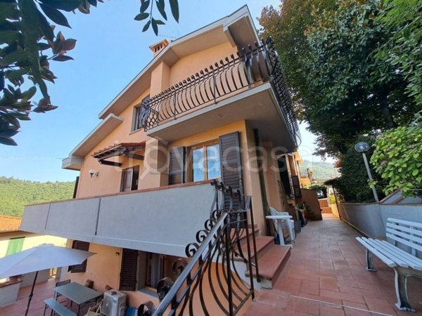 casa indipendente in vendita a Reggello in zona Tosi