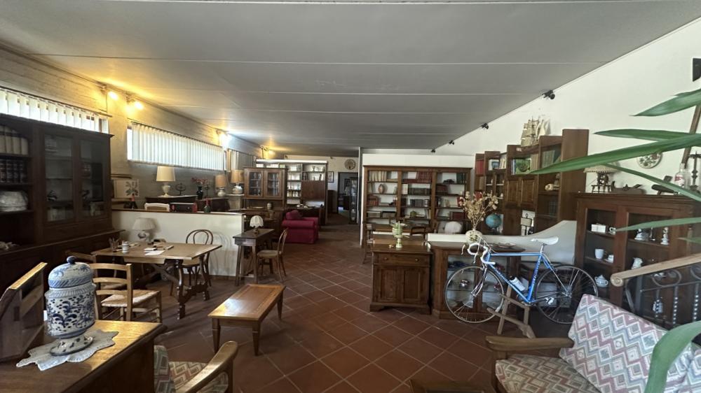 locale commerciale in vendita a Reggello in zona Tosi