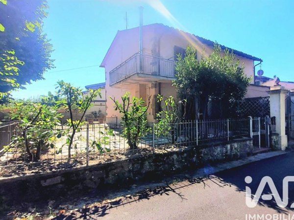 casa indipendente in vendita a Reggello in zona Cascia