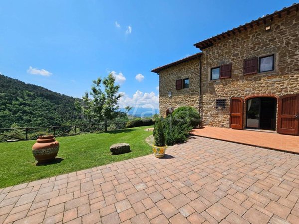 casa indipendente in vendita a Reggello in zona Cascia