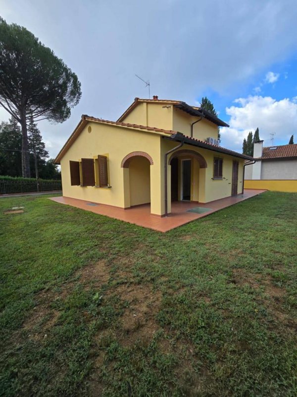 casa indipendente in vendita a Reggello in zona Cascia