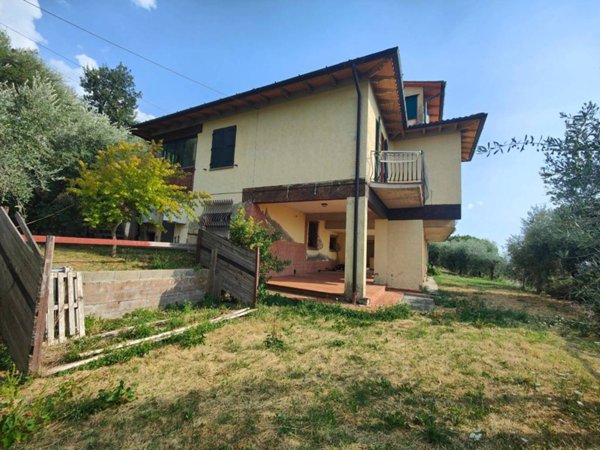 casa indipendente in vendita a Reggello