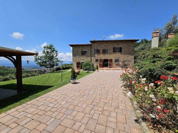 casa indipendente in vendita a Reggello in zona Cascia