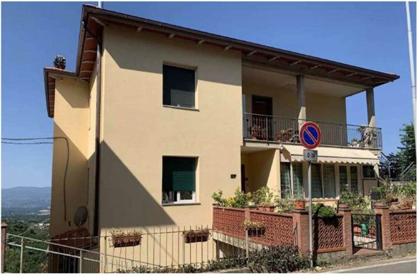 appartamento in vendita a Reggello in zona Pietrapiana
