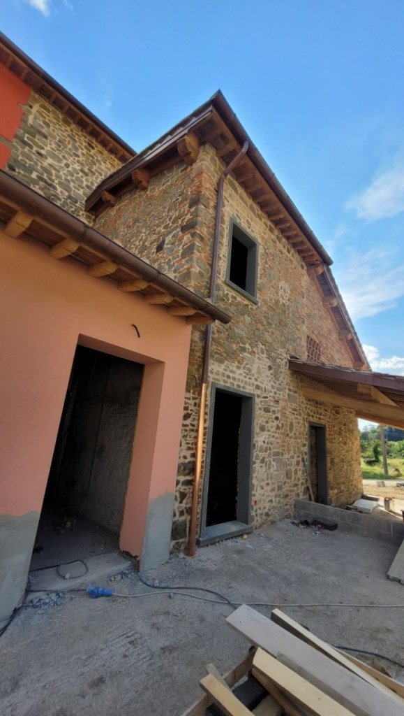 casa indipendente in vendita a Reggello in zona Leccio