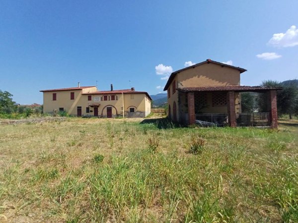 casa indipendente in vendita a Reggello in zona Cascia