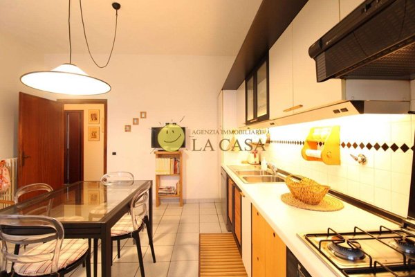 intera palazzina in vendita a Reggello in zona Cascia