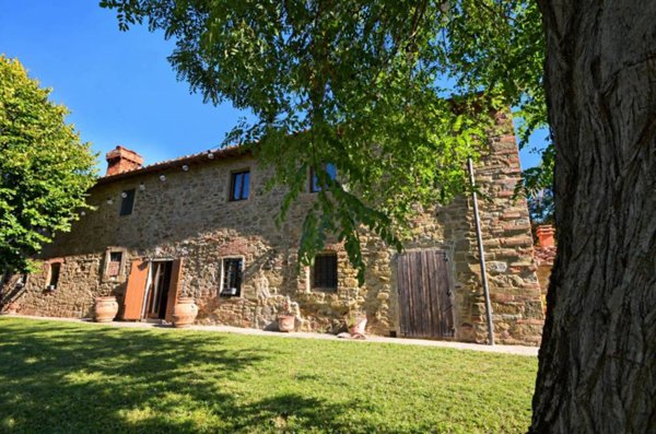 casa indipendente in vendita a Reggello