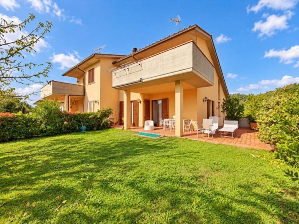 casa indipendente in vendita a Reggello in zona Vaggio