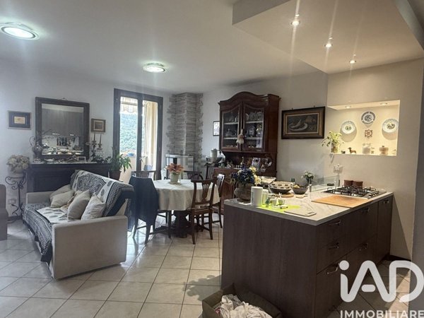 casa indipendente in vendita a Reggello
