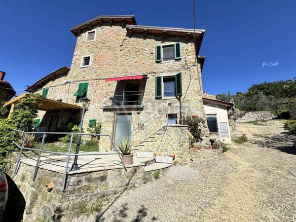 casa indipendente in vendita a Reggello in zona Pietrapiana