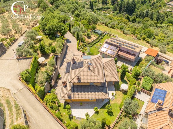 casa indipendente in vendita a Reggello in zona Cascia