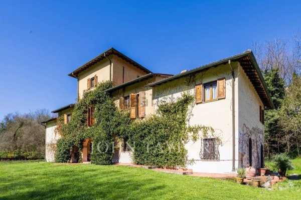 casa indipendente in vendita a Reggello
