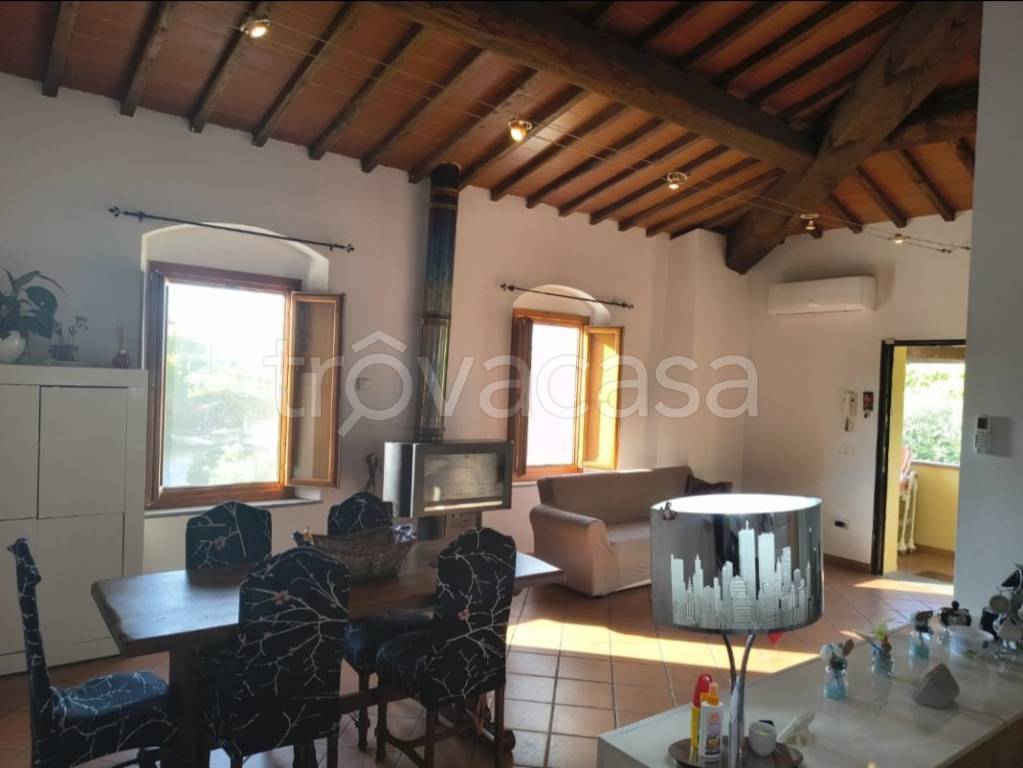 casa indipendente in vendita a Reggello