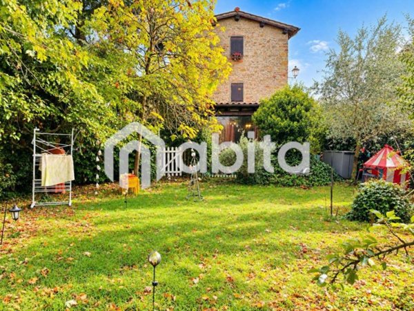 casa indipendente in vendita a Reggello in zona Vaggio