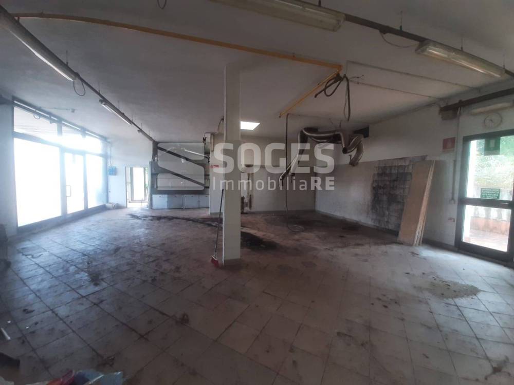 locale commerciale in vendita a Rignano sull'Arno