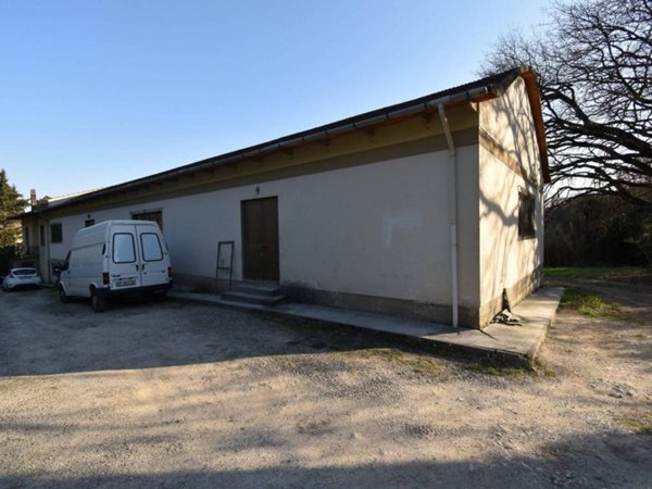 negozio in vendita a Rignano sull'Arno in zona Volognano