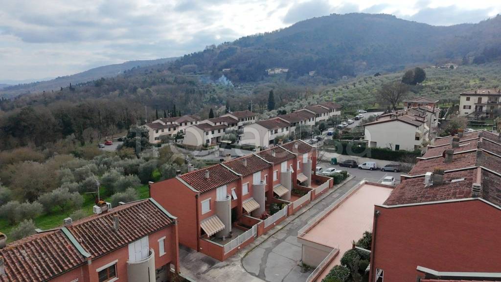 casa indipendente in vendita a Rignano sull'Arno in zona San Donato in Collina