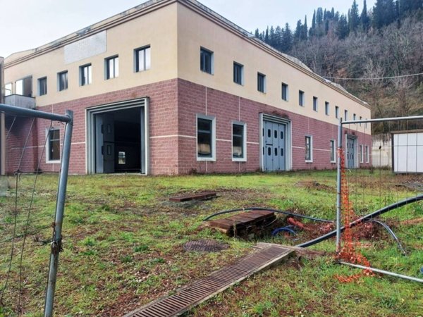 locale commerciale in vendita a Rignano sull'Arno