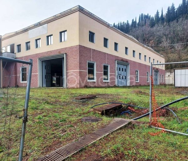 locale commerciale in vendita a Rignano sull'Arno in zona Rosano