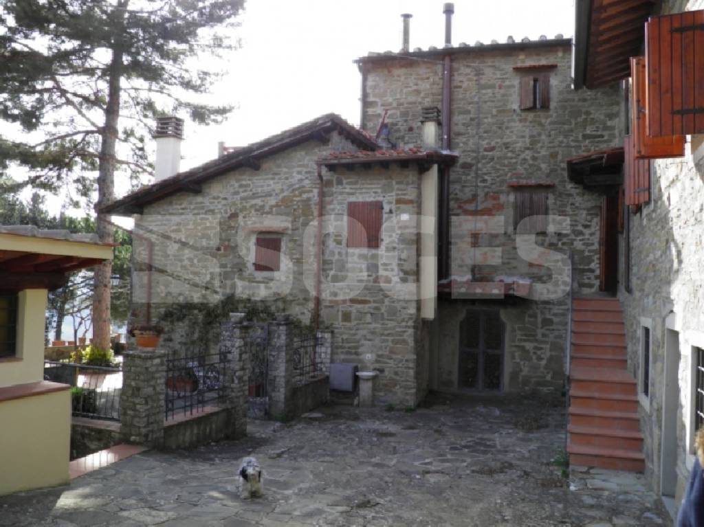 appartamento in vendita a Rufina in zona Falgano