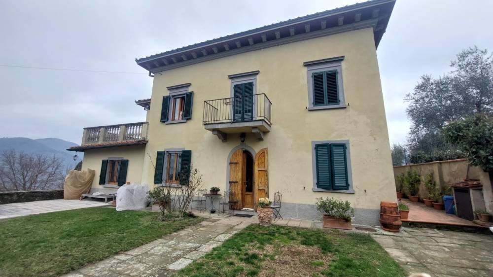 casa indipendente in vendita a Rufina in zona Contea