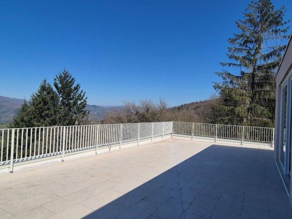appartamento in vendita a Rufina in zona Falgano