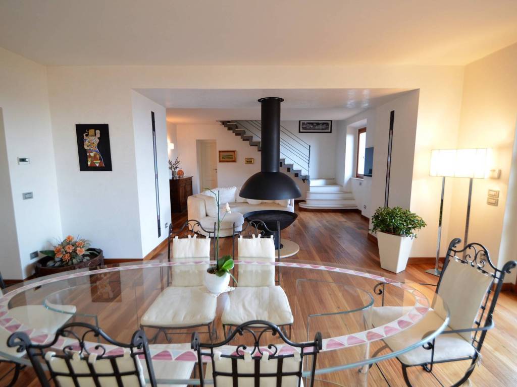 casa indipendente in vendita a Rufina in zona Pomino