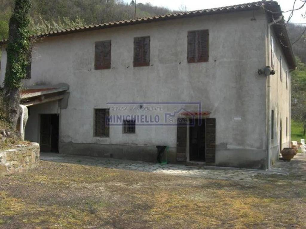 casa indipendente in vendita a Rufina