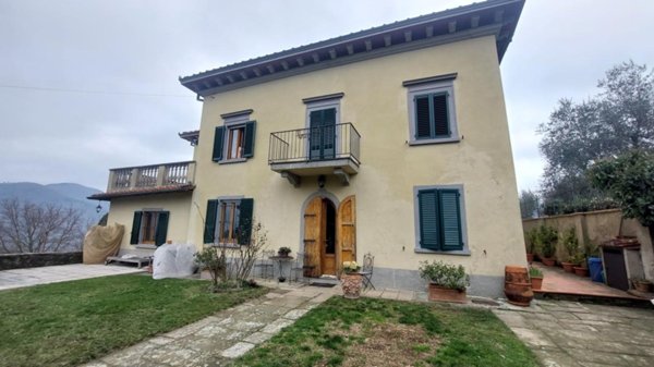 casa indipendente in vendita a Rufina in zona Contea