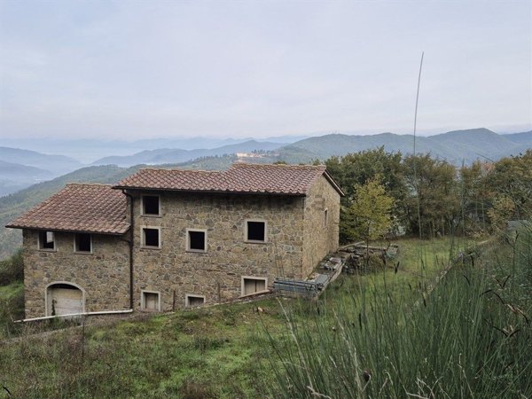 casale in vendita a Rufina