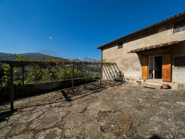 casa indipendente in vendita a Rufina in zona Falgano