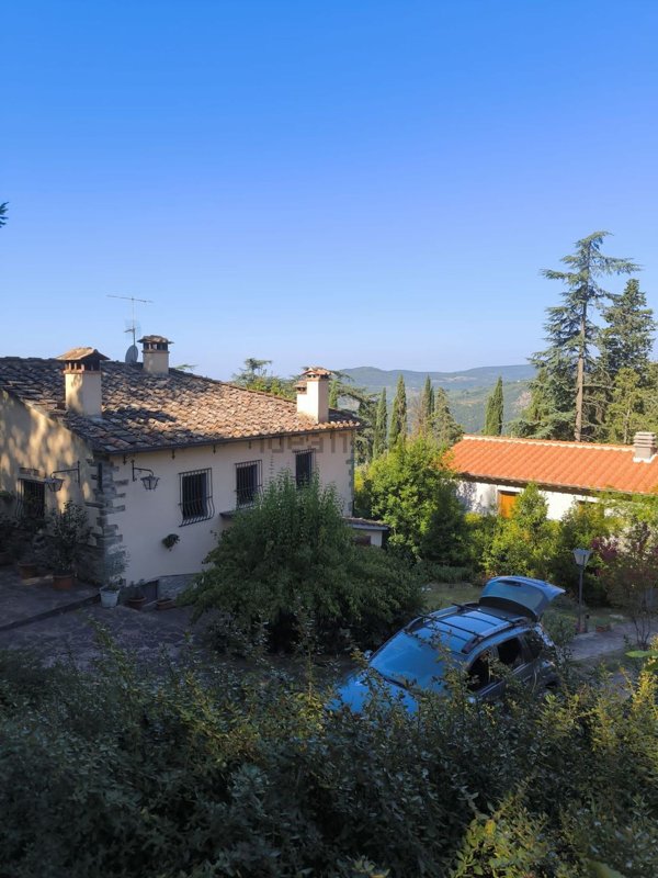 casale in vendita a Rufina