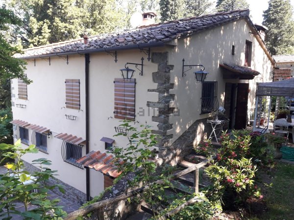 casa indipendente in vendita a Rufina