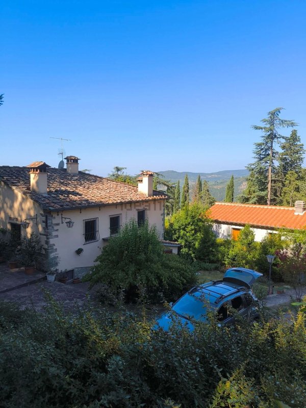 esavano in vendita a Rufina