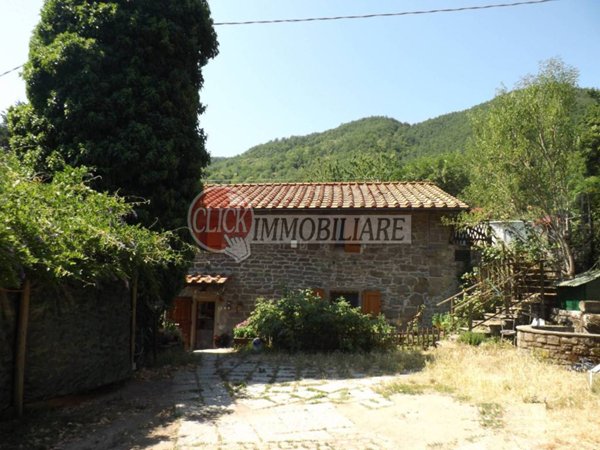 casa indipendente in vendita a Rufina in zona Pomino