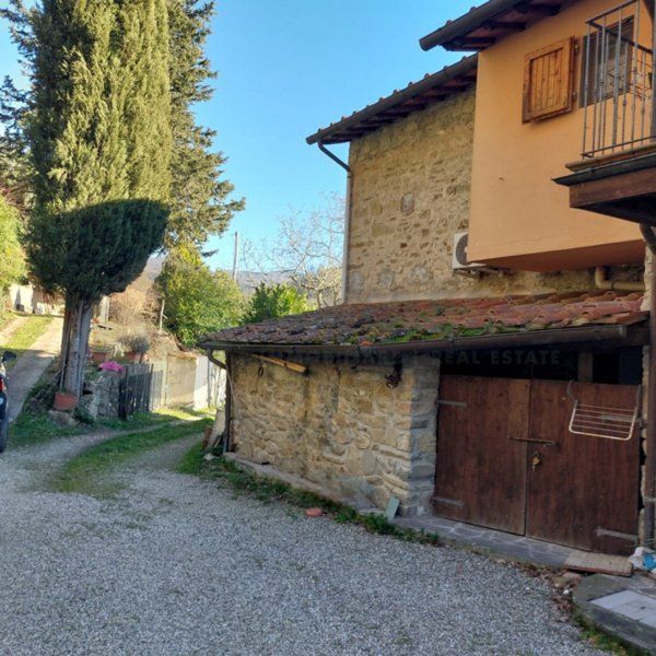 casa indipendente in vendita a Rufina