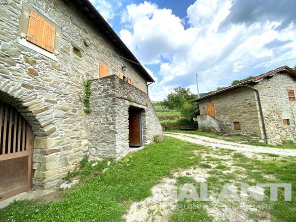 casa indipendente in vendita a Rufina in zona Turicchi