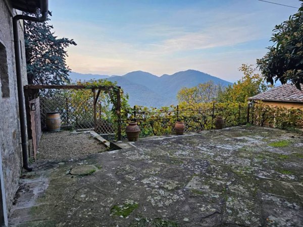 casa indipendente in vendita a Rufina