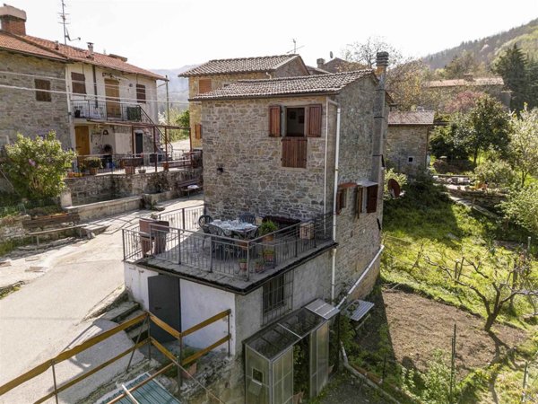 casa indipendente in vendita a Rufina in zona Castelnuovo