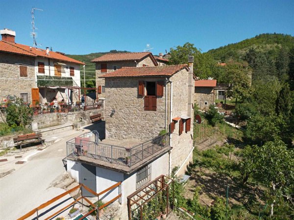 casa indipendente in vendita a Rufina in zona Castelnuovo