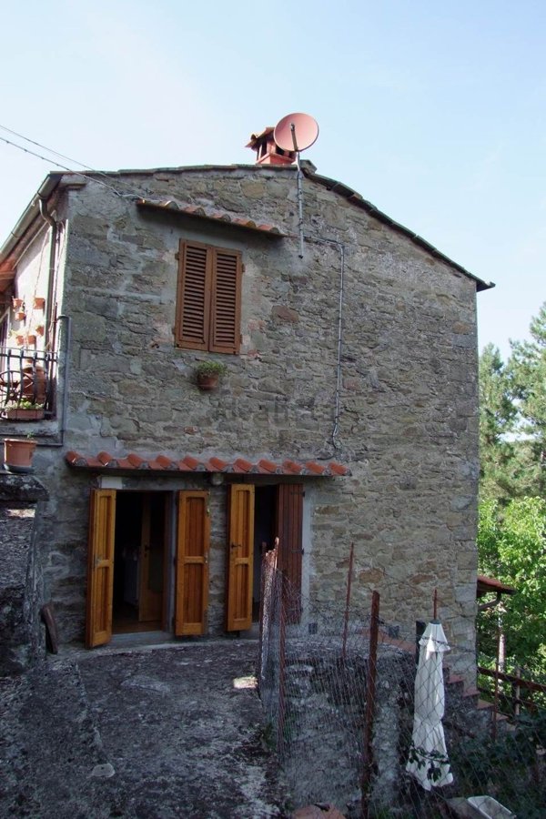 casa indipendente in vendita a Rufina in zona Pomino