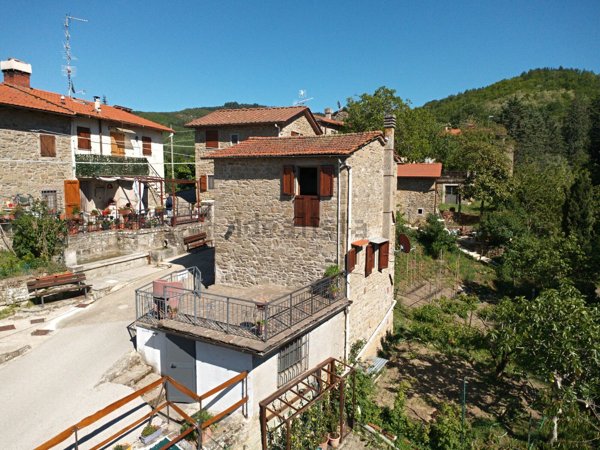casa indipendente in vendita a Rufina
