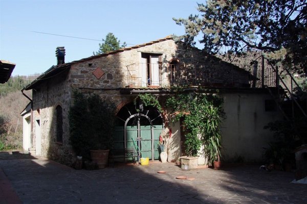 casale in vendita a Rufina