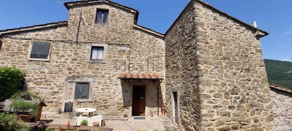 appartamento in vendita a Rufina in zona Contea