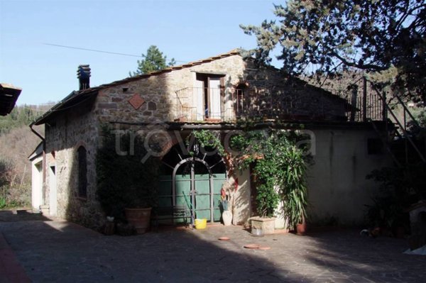 casa indipendente in vendita a Rufina