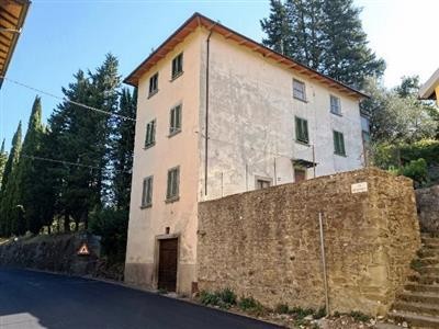 appartamento in vendita a Rufina in zona Casini